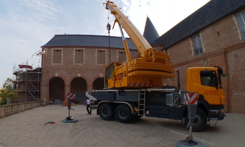 Grue mobile de 35 T en location par l'entreprise ADLTP